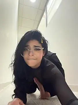 Stripchat Free Porn Cam of ArieliciousXXX