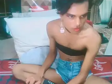 Stripchat Live Sex Cam of IndianLipstickLuna