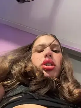 Stripchat Sex Cam of ValeriaAguilar