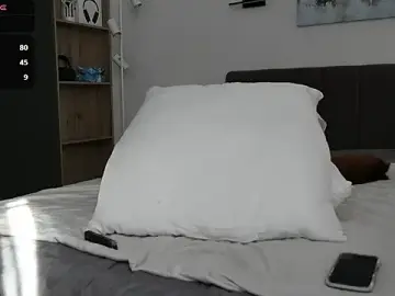 Stripchat Live Sex Cam of Dasha_WEYT