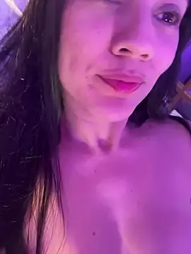 Stripchat Sex Cam of mahia_queen