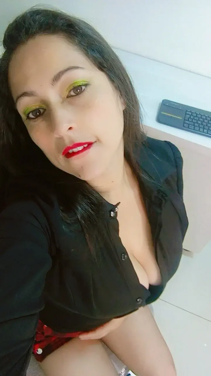 Scarlett_Barnes