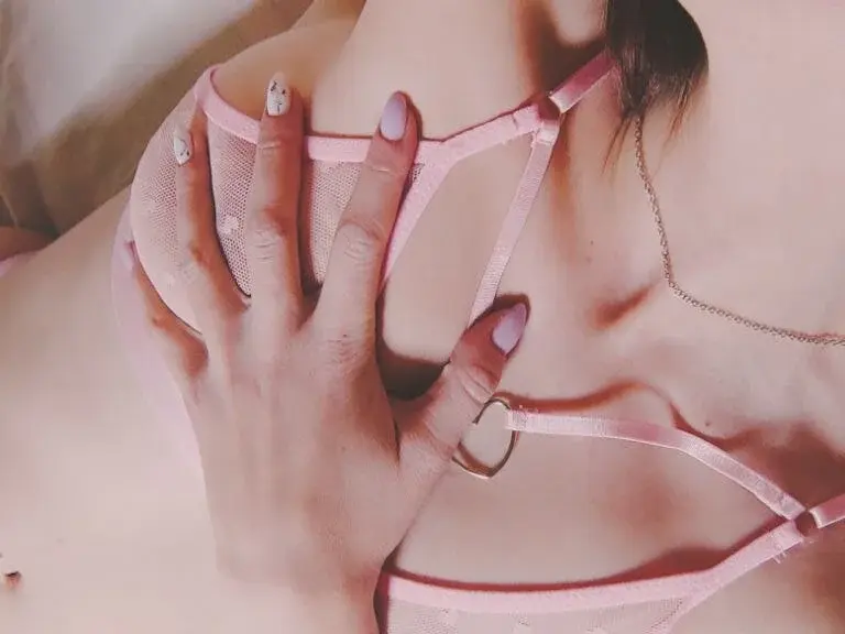 intolerable_girl