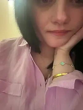 Stripchat Live Sex Cam of ValeWillow29