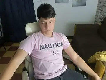 Stripchat Sex Cam of daniel_leon