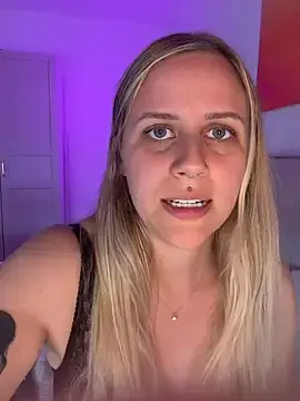 Stripchat Live Porn of lunawolf21