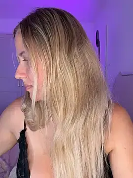 Stripchat Adult Webcams of lunawolf21