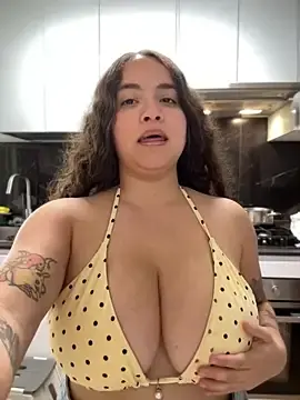 Stripchat Free Porn Cam of Sweet_sully__