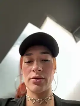 Stripchat Free Porn Cam of ariiel_