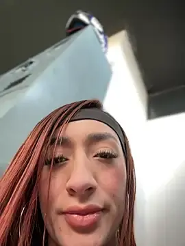 Stripchat Free Live Porn of ariiel_