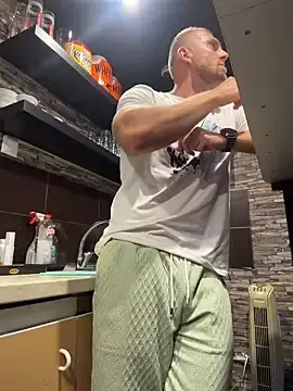 Stripchat Watch Live Sex Cams of Johnytrain