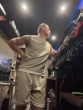 Stripchat Live Sex Cam of Johnytrain