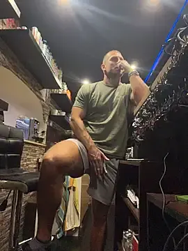 Stripchat Free Porn Cam of Johnytrain