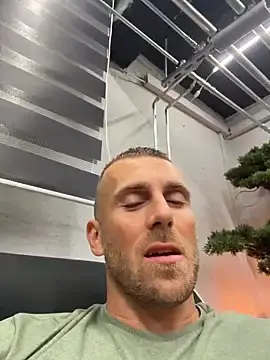 Stripchat Best Webcam of Johnytrain