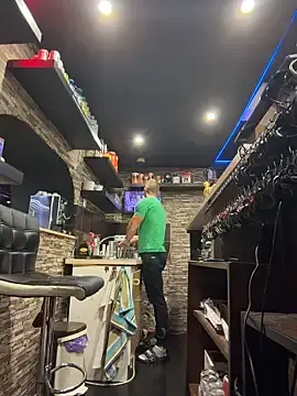 Stripchat Live Sex Cam of Johnytrain