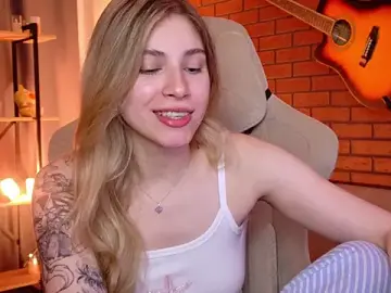 Stripchat Best Webcam of EllieCutes