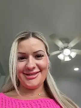 Stripchat Adult Webcam of LoveShae_