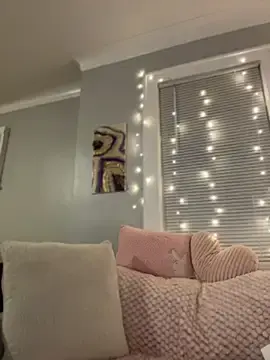Stripchat Live Sex Cam of LoveShae_