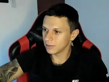 Stripchat Live Sex Cam of Masterdave7