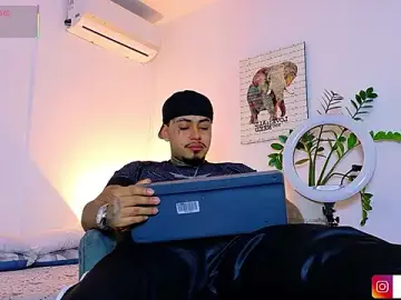 Stripchat Live Sex of JordanSmiith_