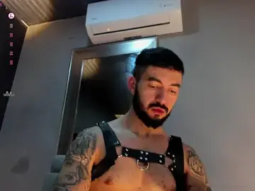 Stripchat Adult Webcam of MarkWalker__