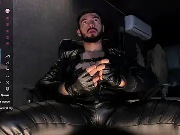 Stripchat Free Live Porn of MarkWalker__
