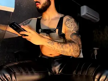 Stripchat Free Porn Cam of MarkWalker__