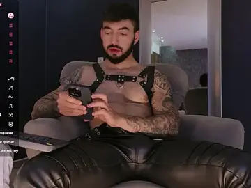 Stripchat Live Sex Cam of MarkWalker__