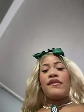Stripchat Private Sex Chat of riri_brunnete