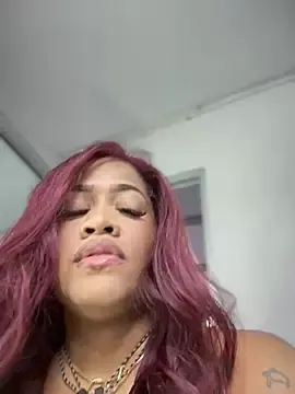 Stripchat Free Live Porn of riri_brunnete