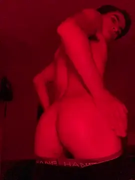 Stripchat Best Webcam of Ddelggado