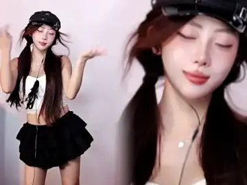 Stripchat Free Live Porn of Dolly__Baby