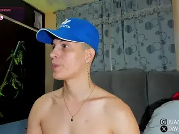 Stripchat Live Porn of DavidNeill