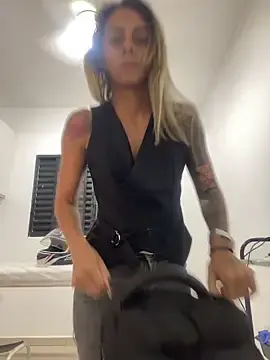 Stripchat Sex Cam of sabrinaneves