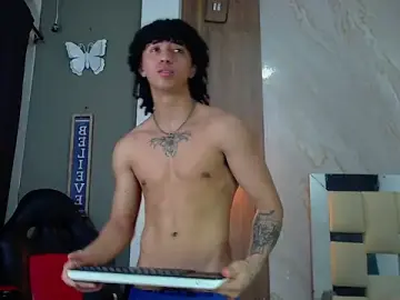 Stripchat Best Webcam of kim_curlyy