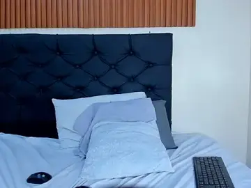 Stripchat Sex Cam of Bella-Bloom