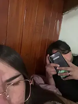 Stripchat Free Live Porn of MillieBobbyBrowns