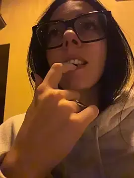 Stripchat Free Porn Cam of alibi_room