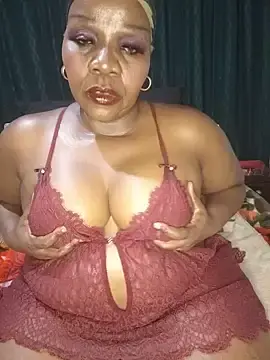 Stripchat Sex Cam of dirasweetlipsxx