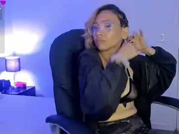Stripchat Nude Webcam of sirlys_salazar