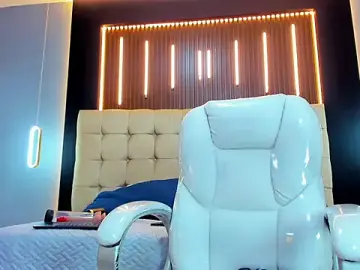 Stripchat Free Porn Cam of Cum_hunters