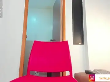 Stripchat Sex Cam of Nicole_Paradise