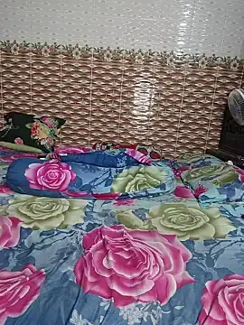 Stripchat Nude Webcam of Younger_Couples