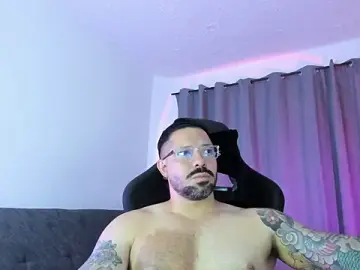 Stripchat Sex Cam of Pierre_Vidal