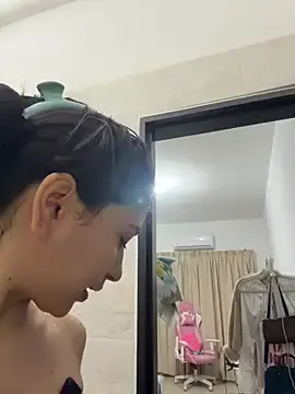 Stripchat Sex Cam of Sweetnaughtygirl_