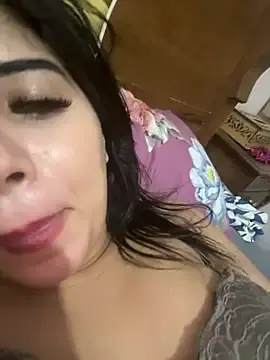 Stripchat Adult Webcam of ReemSexy