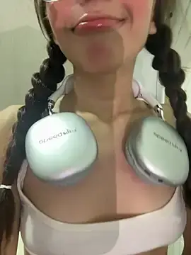 Stripchat Watch Live Sex Cams of SweetBunnyGF