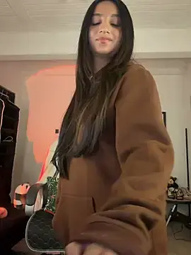 Stripchat Free Porn Cam of aly_golden_