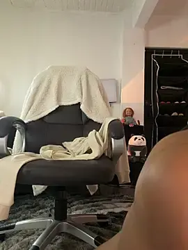 Stripchat Adult Webcam of aly_golden_