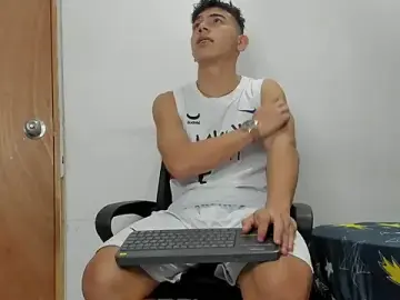 Stripchat Live Sex of andrew_rose_